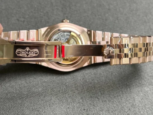Land-Dweller 40 mm Everose Gold - Image 9