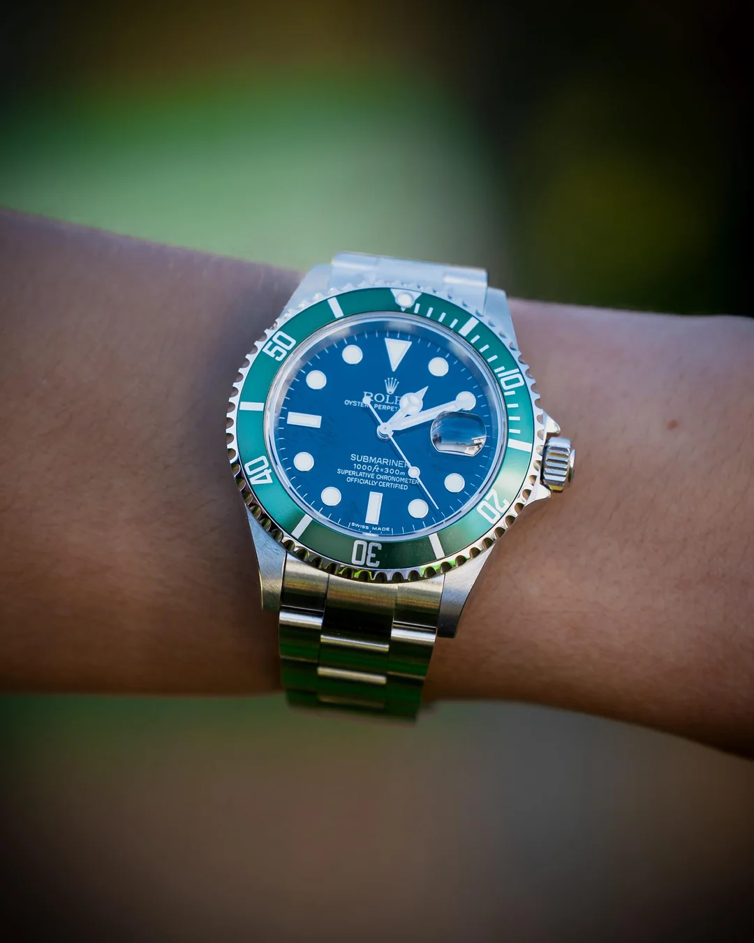 Submariner 16610LV 40mm Black Dial  “Kermit” photo review